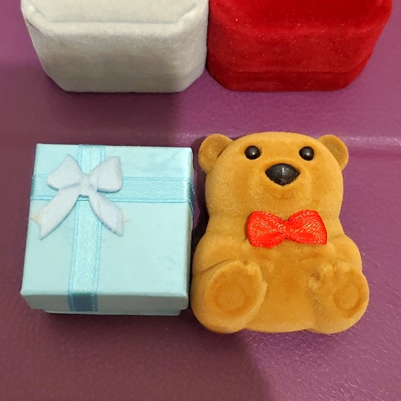 🍒🍒 Cute Furry Bear with Red Bow Tie Jewelry Gift Box - Picture 7 of 10